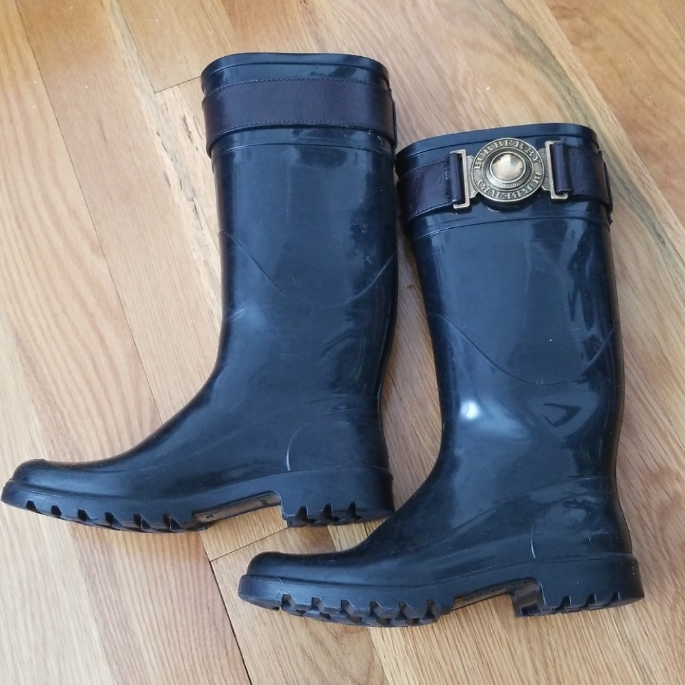 Burberry Black Boots for Winter/Rain